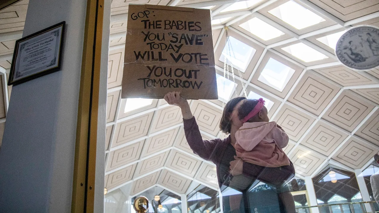 How Florida’s 6-week abortion ban will complicate access in North Carolina How Florida’s 6-week abortion ban will complicate access in North Carolina