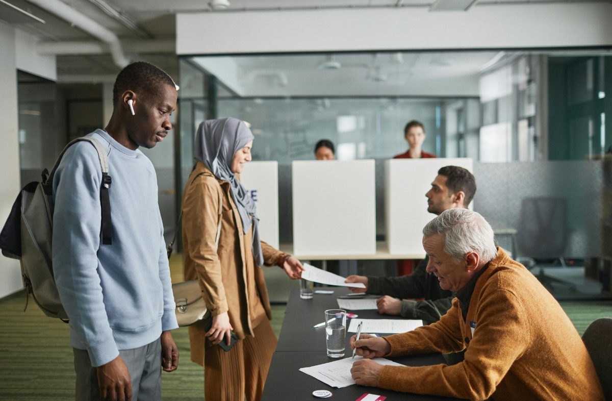 Election officials vs. election observers vs. election campaigners: What’s the difference? Election officials vs. election observers vs. election campaigners: What’s the difference?