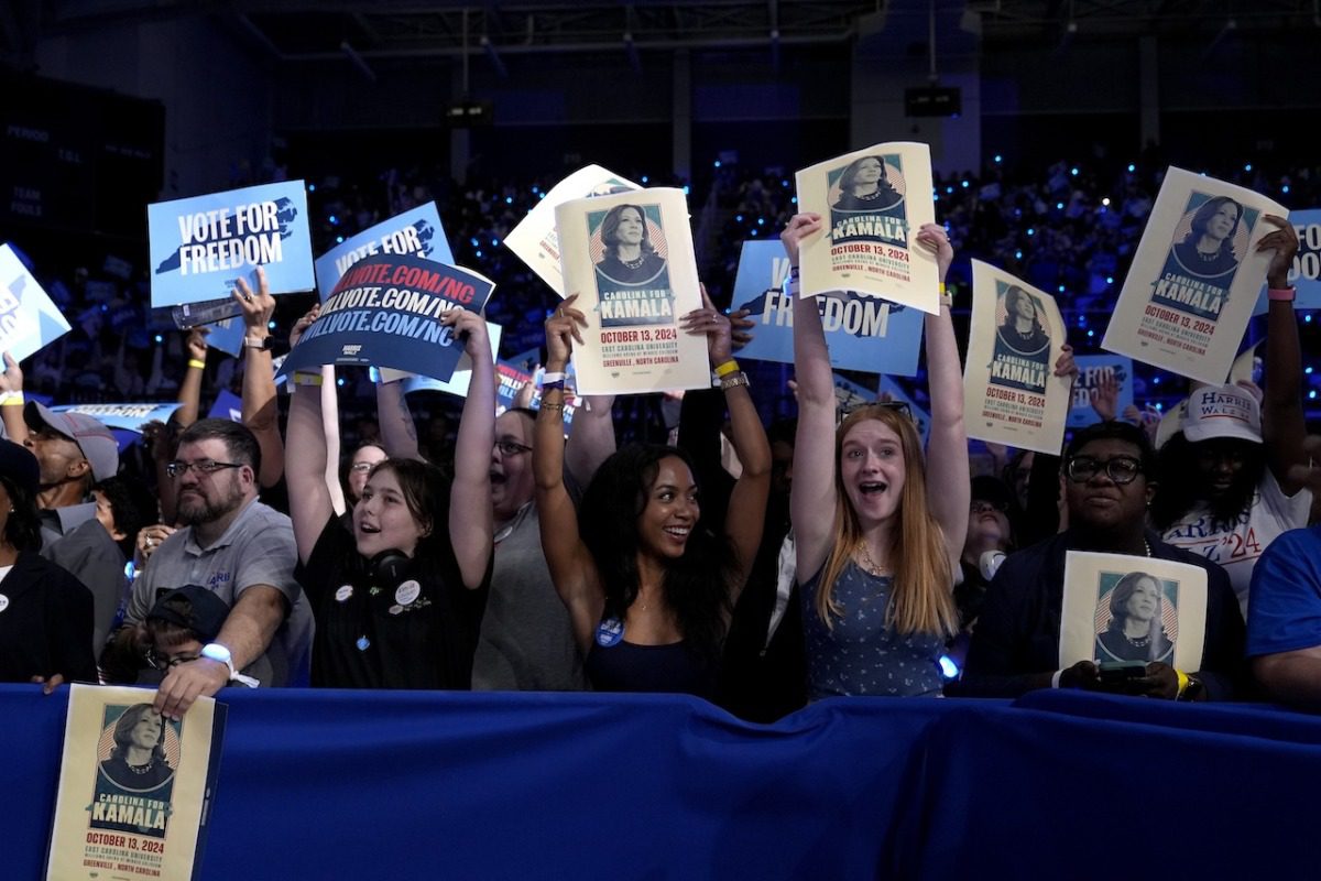In Greenville, Harris vows to work for all Americans and warns of a ‘Trump with no guardrails’ In Greenville, Harris vows to work for all Americans and warns of a ‘Trump with no guardrails’